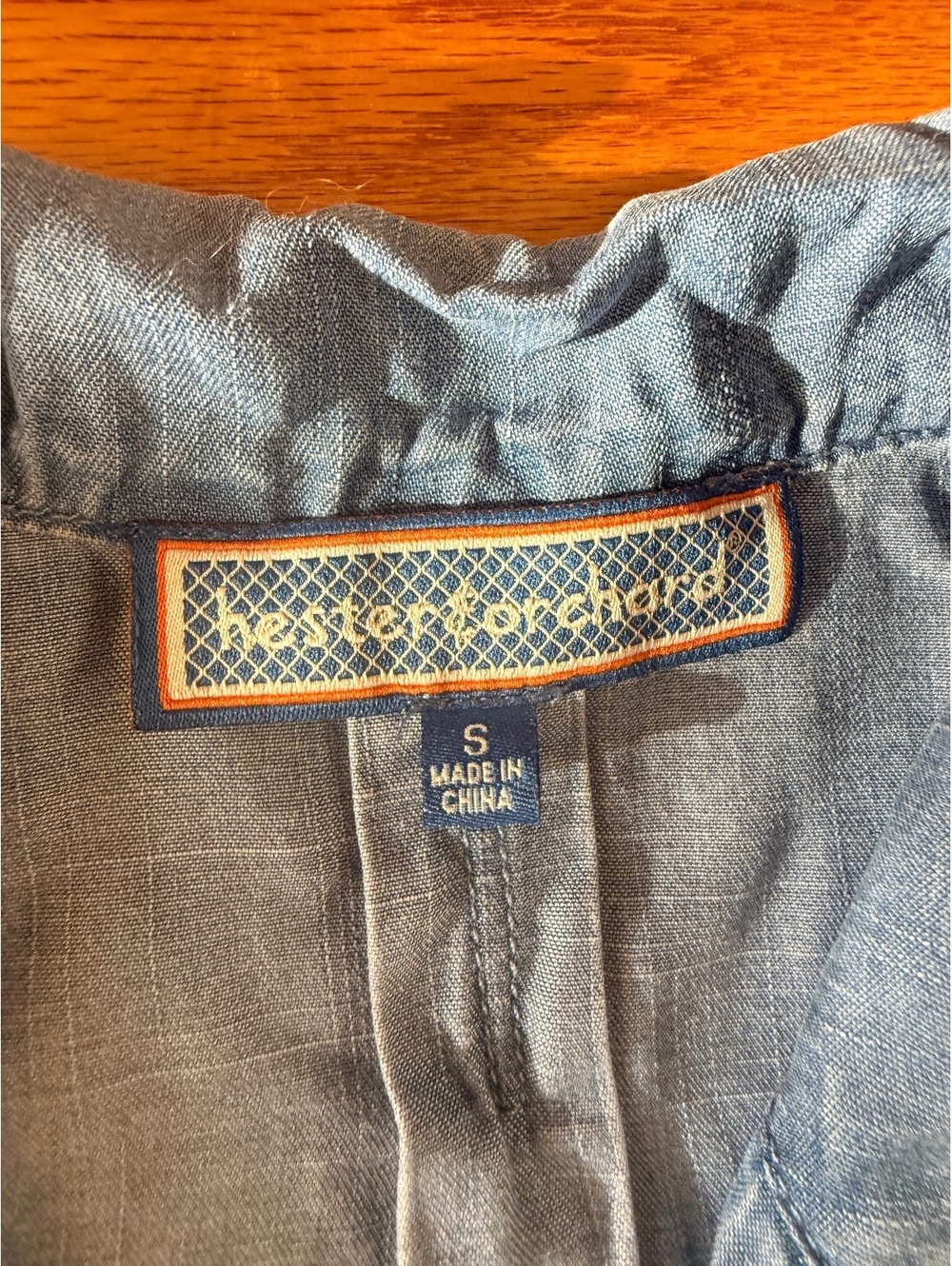 Hester & Orchard Blue Short Sleeve Button-Up Shirt Size Small - Picture 2 of 6